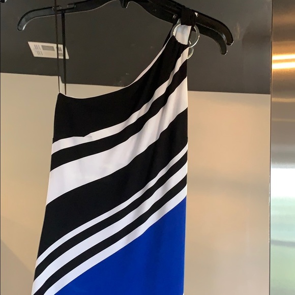 Cache long off the shoulder dress - Picture 2 of 5